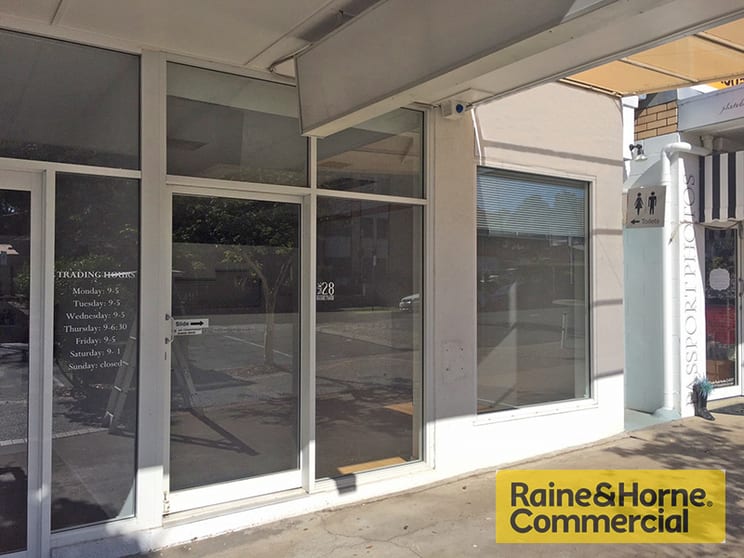 Click to view all images Hamilton QLD 4007 - Image 1