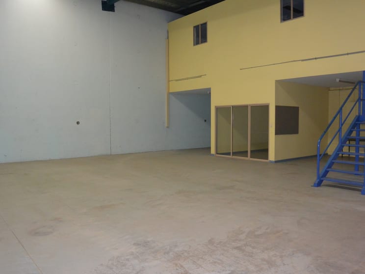 Click to view all images 41/65 Captain Cook Drive Caringbah NSW 2229 - Image 2