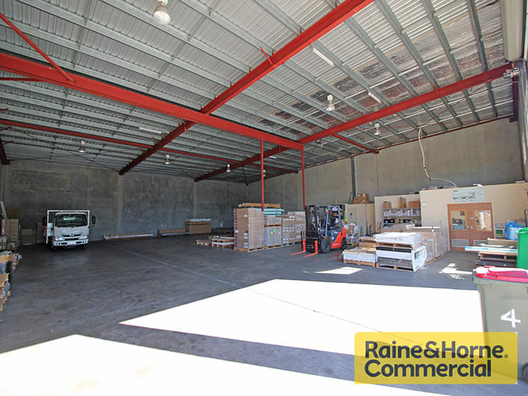 Click to view all images 4/471-477 Tufnell Road Banyo QLD 4014 - Image 2