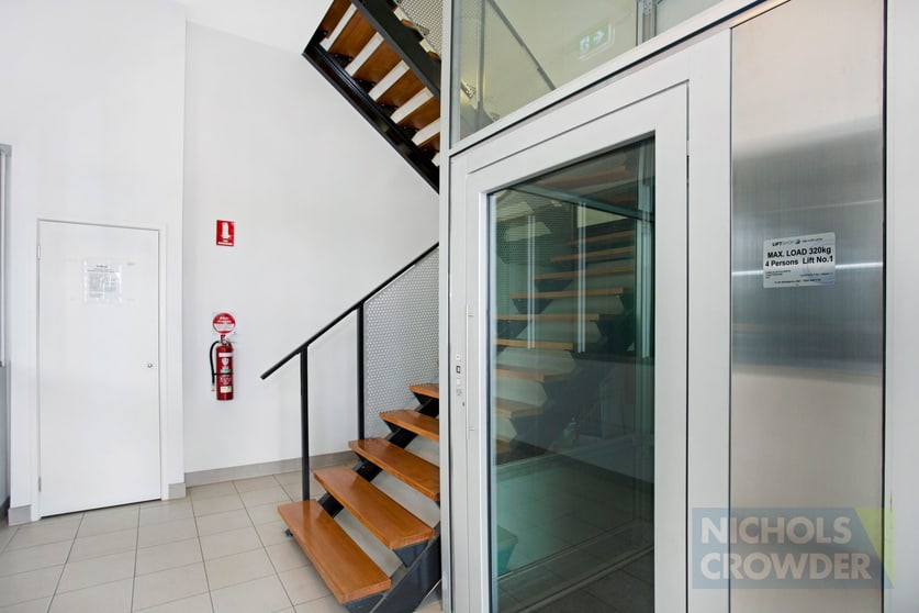 Click to view all images 2/9 Melaleuca Drive Cheltenham VIC 3192 - Image 3