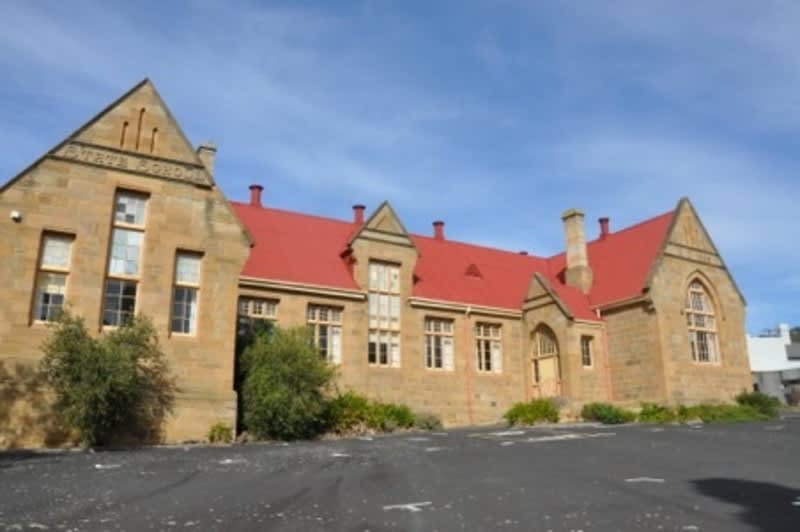 Click to view all images Part 14 Weld Street South Hobart TAS 7004 - Image 1