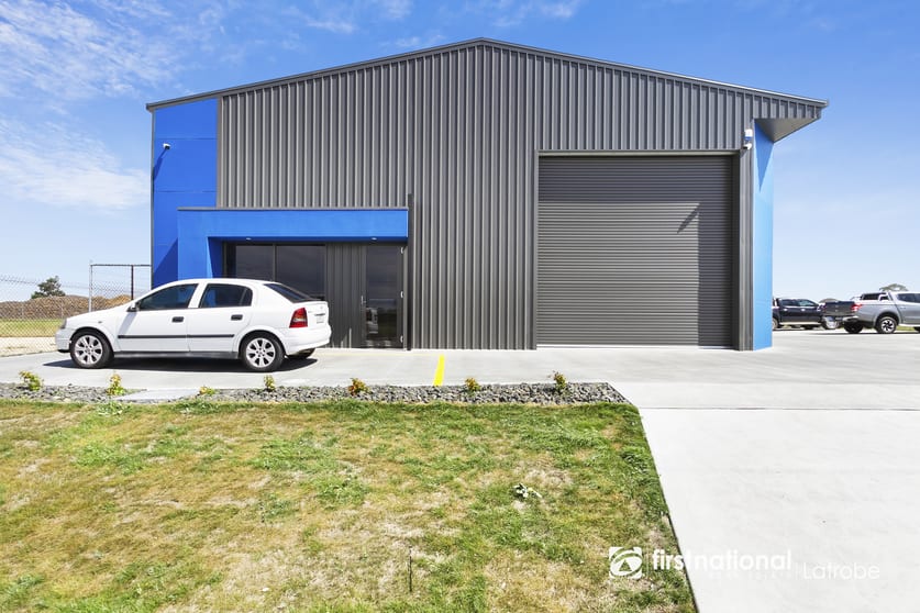 Click to view all images Unit 1/ Stirloch Circuit Traralgon VIC 3844 - Image 1