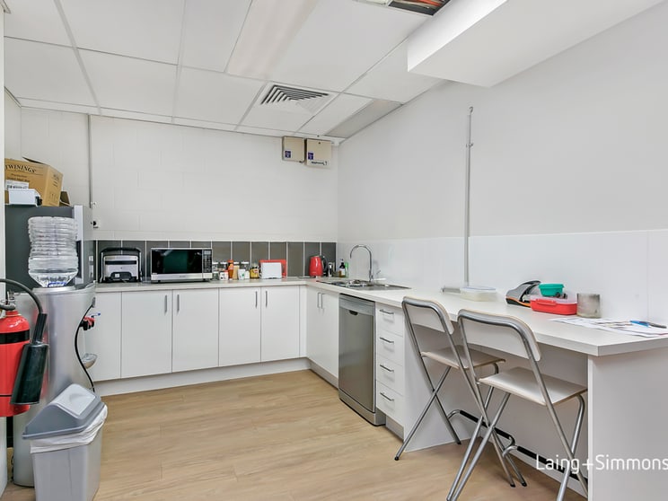 Click to view all images 3/142 James Ruse Drive Parramatta NSW 2150 - Image 3