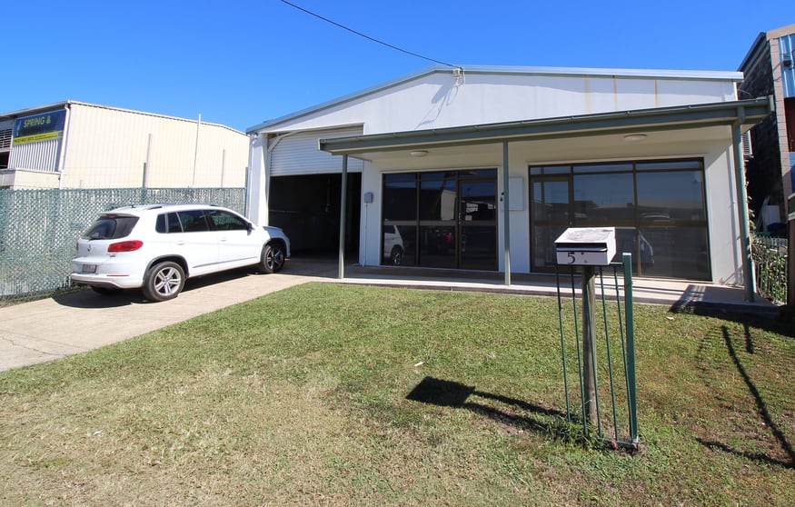 Click to view all images 3-5 Muir Street Portsmith QLD 4870 - Image 1