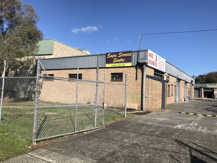 Click to view all images 4/6 Bon Mace Crescent Berkeley Vale NSW 2261 - Image 1