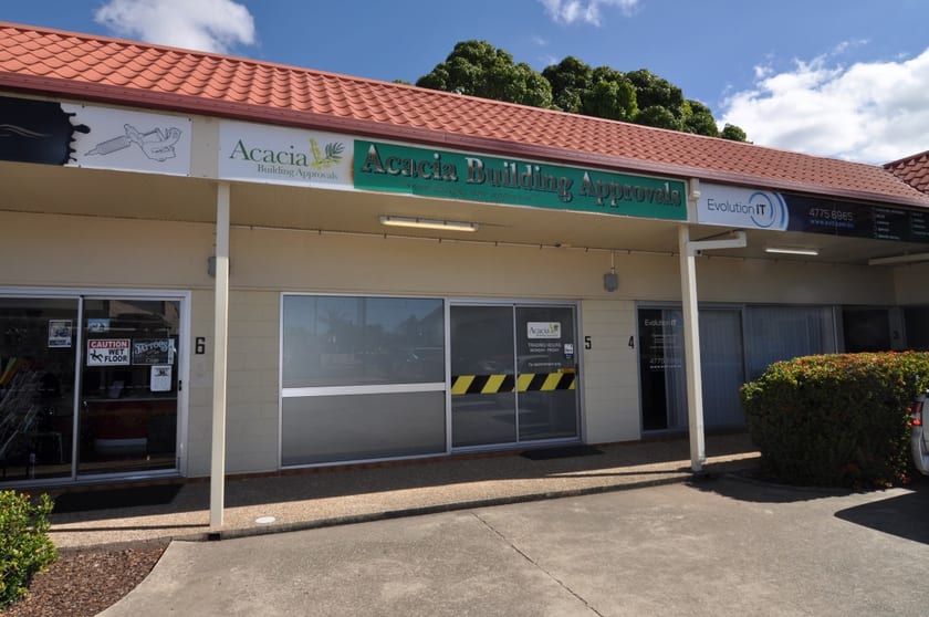 Click to view all images 57 Bowen Road Mundingburra QLD 4812 - Image 3