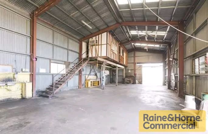 Click to view all images 135 Bradman Street Acacia Ridge QLD 4110 - Image 3