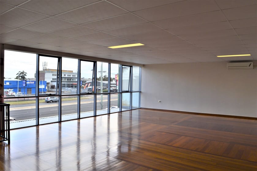 Click to view all images Unit 3, 169-173 Hume Highway Lansvale NSW 2166 - Image 3