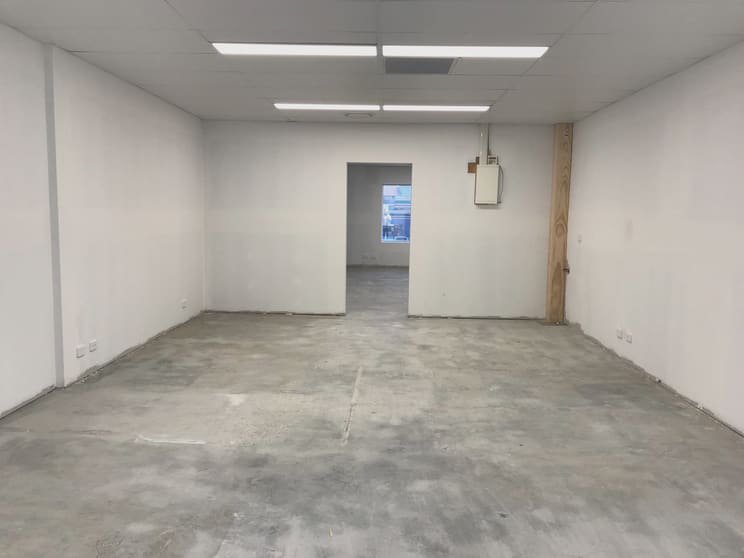 Click to view all images Eighth Avenue Palm Beach QLD 4221 - Image 2