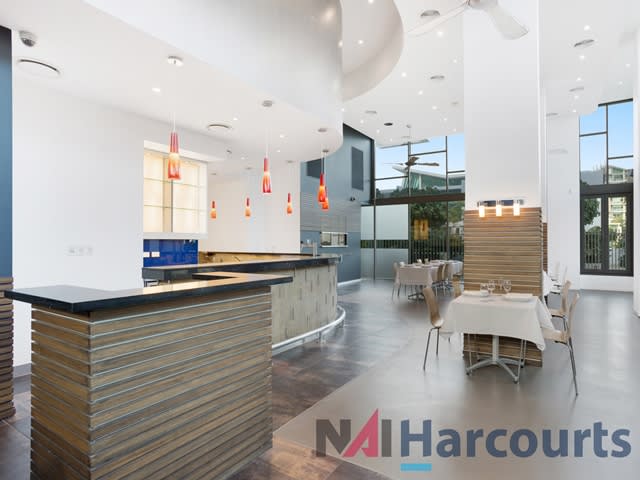 Click to view all images 2 Ephraim Island Paradise Point QLD 4216 - Image 2
