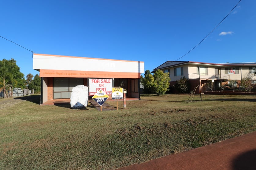 Click to view all images 218 Churchill St Childers QLD 4660 - Image 1