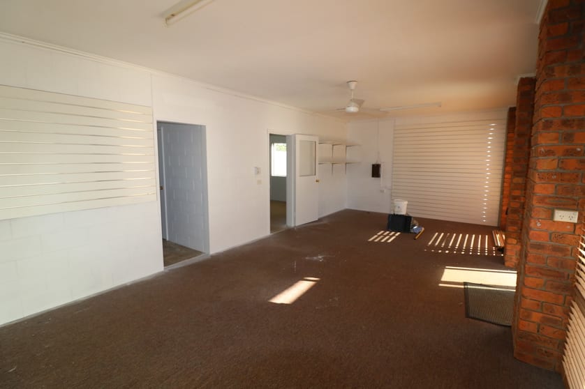 Click to view all images 218 Churchill St Childers QLD 4660 - Image 2