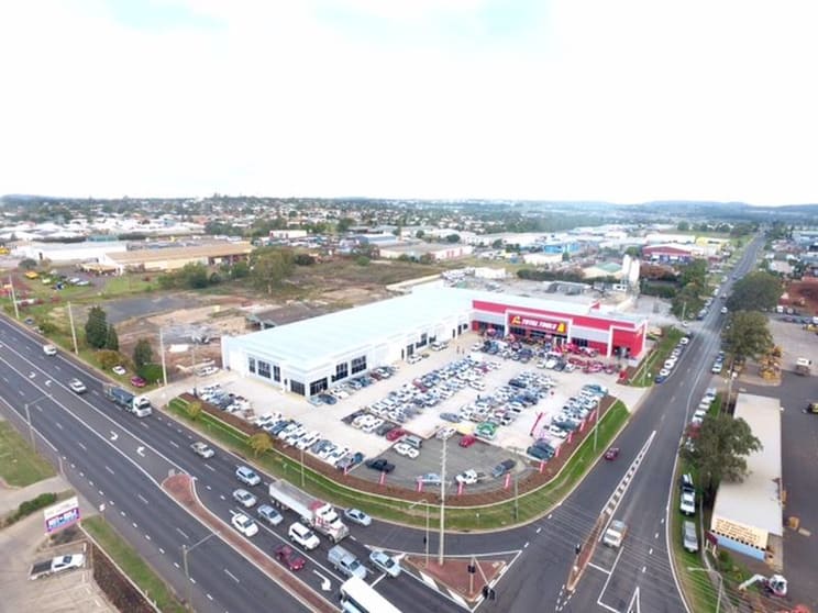 Click to view all images Drive Thru/234 McDougall Street Glenvale QLD 4350 - Image 1