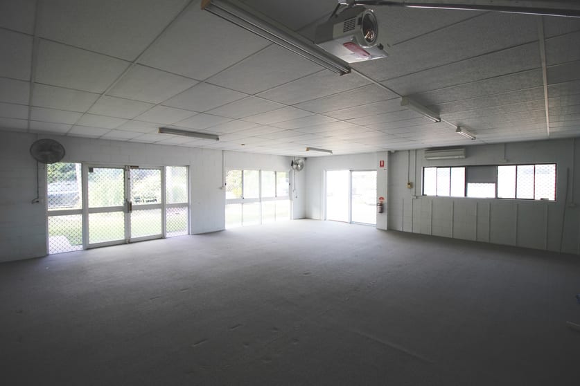 Click to view all images 2/149-153 English Street Manunda QLD 4870 - Image 2