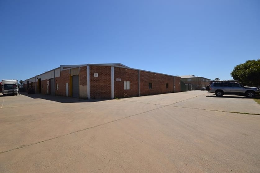 Click to view all images 1/15 Ryelane Street Maddington WA 6109 - Image 1