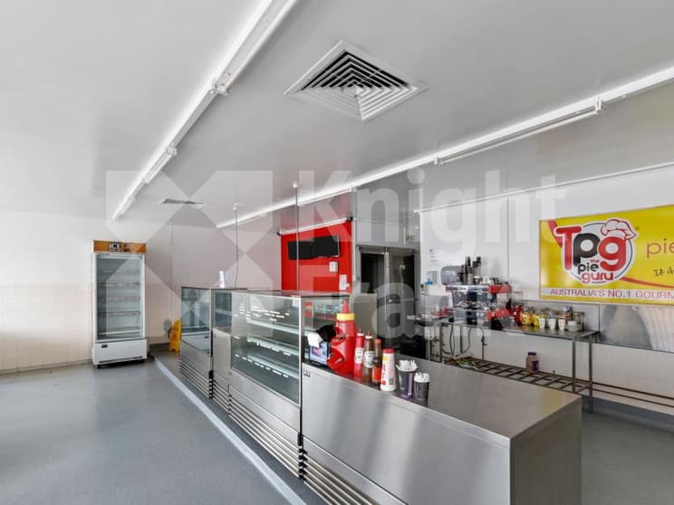 190 Campbell Street Rockhampton City QLD 4700 - Image 2