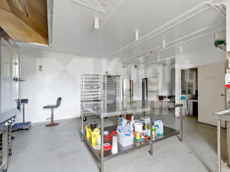 190 Campbell Street Rockhampton City QLD 4700 - Image 3