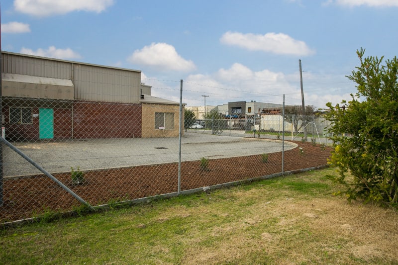 Click to view all images 14 Somersby Road Welshpool WA 6106 - Image 2