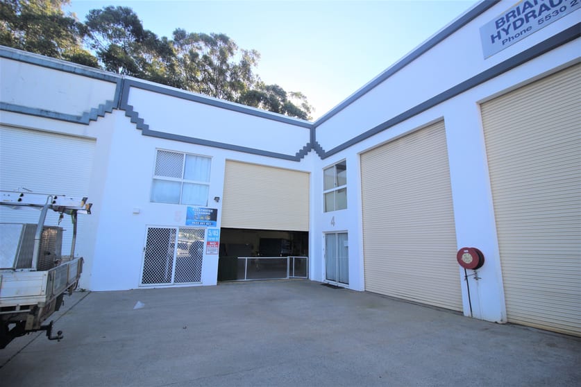 Click to view all images Taree Street Burleigh Heads QLD 4220 - Image 1