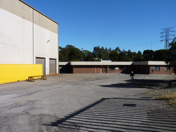 Click to view all images 2 Flinders Street Port Kembla NSW 2505 - Image 2