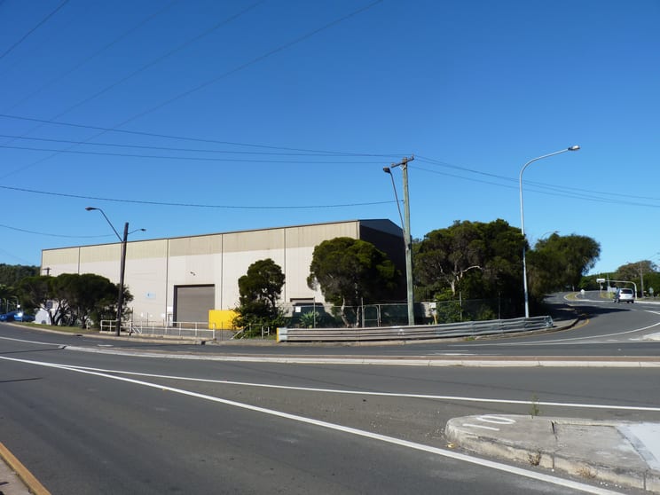 Click to view all images 2 Flinders Street Port Kembla NSW 2505 - Image 3