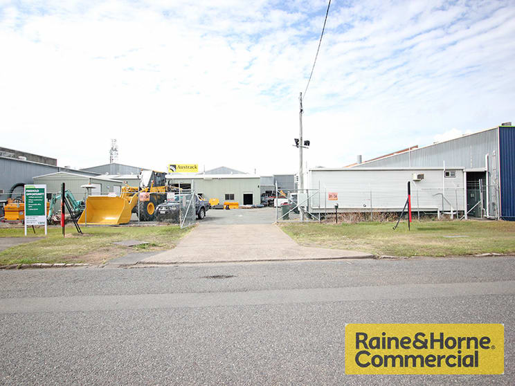 Click to view all images 31-37 Bunya Street Eagle Farm QLD 4009 - Image 2