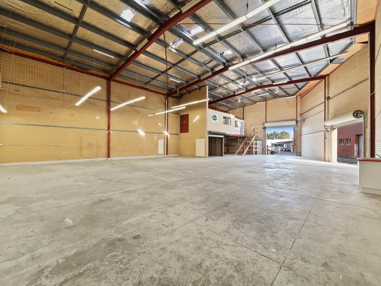 Click to view all images 33 Teddington Road Burswood WA 6100 - Image 1