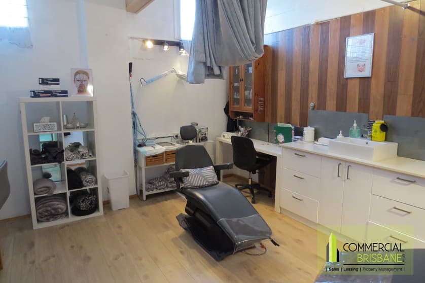 Click to view all images 184 Albion Road Windsor QLD 4030 - Image 3