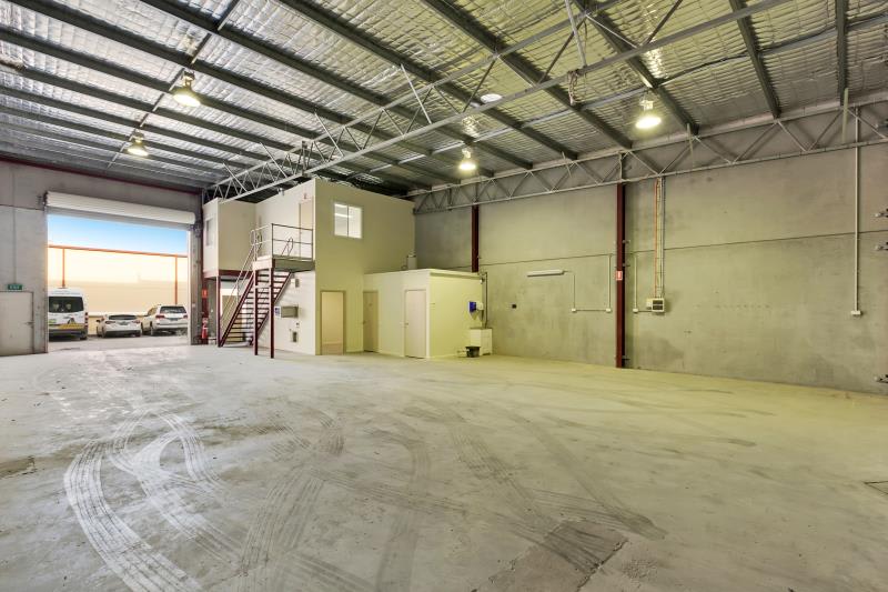 Click to view all images Unit 2/30 Glenwood Drive Thornton NSW 2322 - Image 2