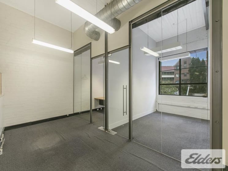 Click to view all images 580 Stanley Street Woolloongabba QLD 4102 - Image 2