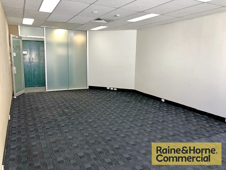 Click to view all images Toowong QLD 4066 - Image 2