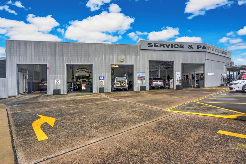 Click to view all images 2 Albatross Road Nowra NSW 2541 - Image 1