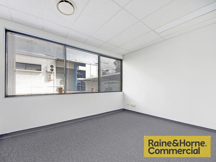 Click to view all images 8a/191 Hedley Avenue Hendra QLD 4011 - Image 3