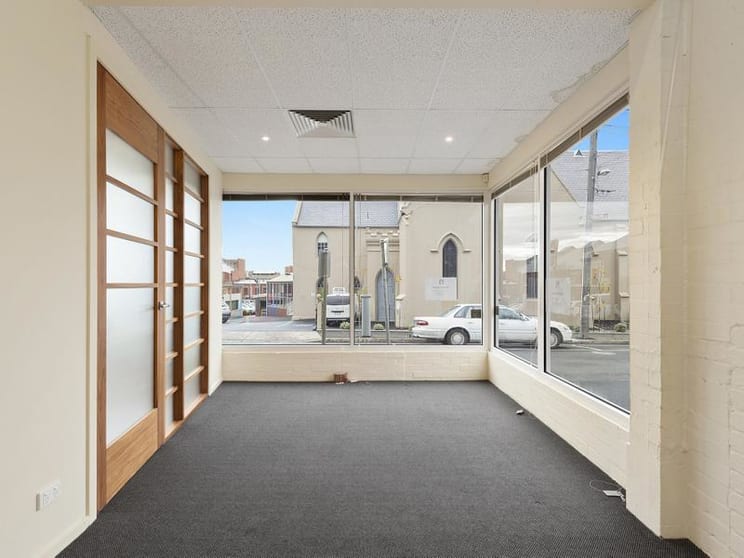 Click to view all images 76 Little Ryrie Street Geelong VIC 3220 - Image 3