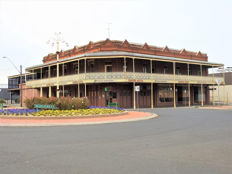 Click to view all images 74 Lovell Street Young NSW 2594 - Image 1