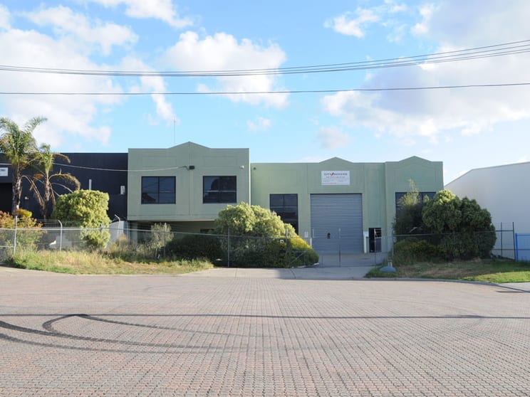 Click to view all images 7 Fellowes Court Tullamarine VIC 3043 - Image 1