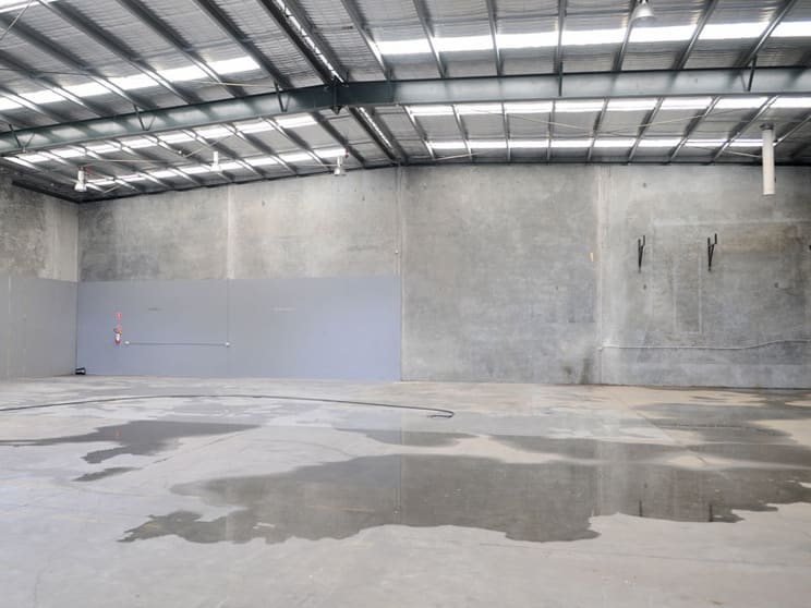 Click to view all images 7 Fellowes Court Tullamarine VIC 3043 - Image 2
