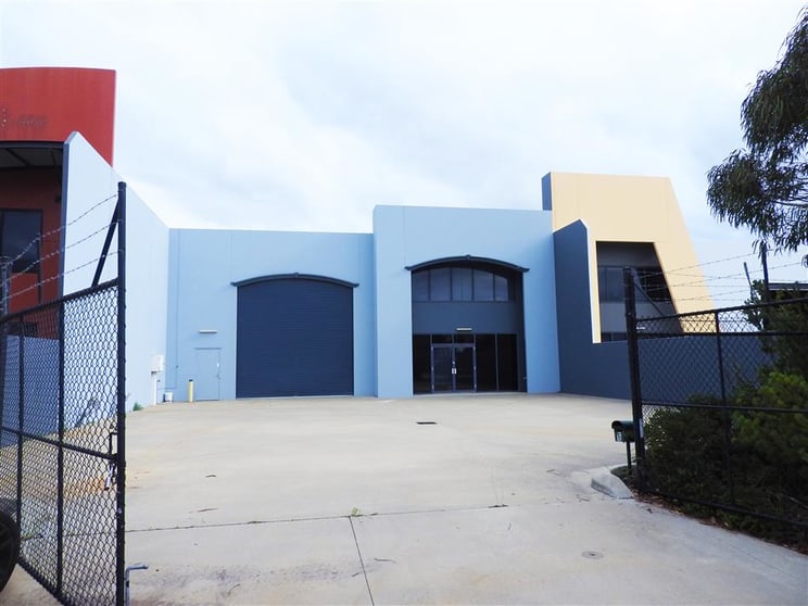 Click to view all images 6 Karratha Street Welshpool WA 6106 - Image 1