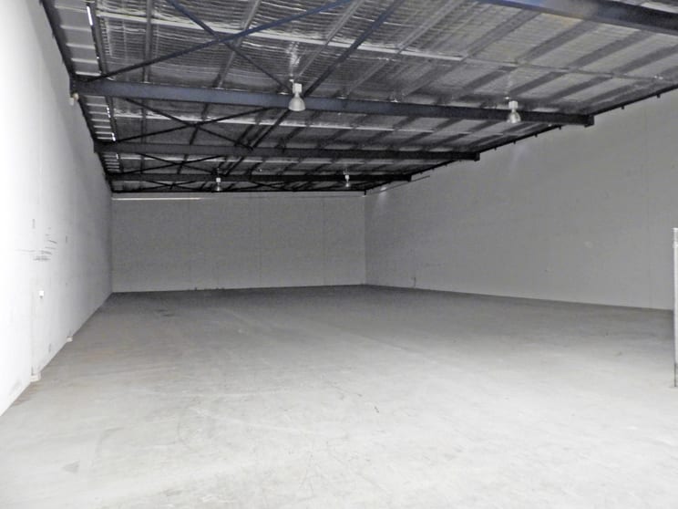Click to view all images 6 Karratha Street Welshpool WA 6106 - Image 3