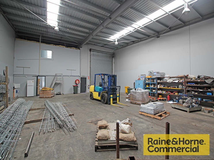 Click to view all images 2/151 Granite Street Geebung QLD 4034 - Image 2