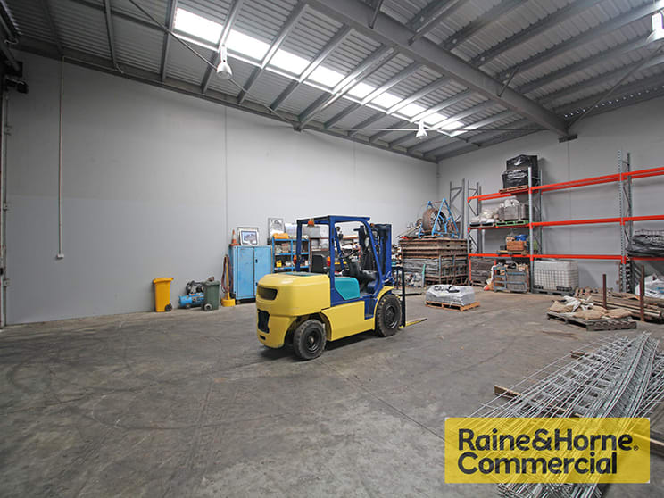 Click to view all images 2/151 Granite Street Geebung QLD 4034 - Image 3