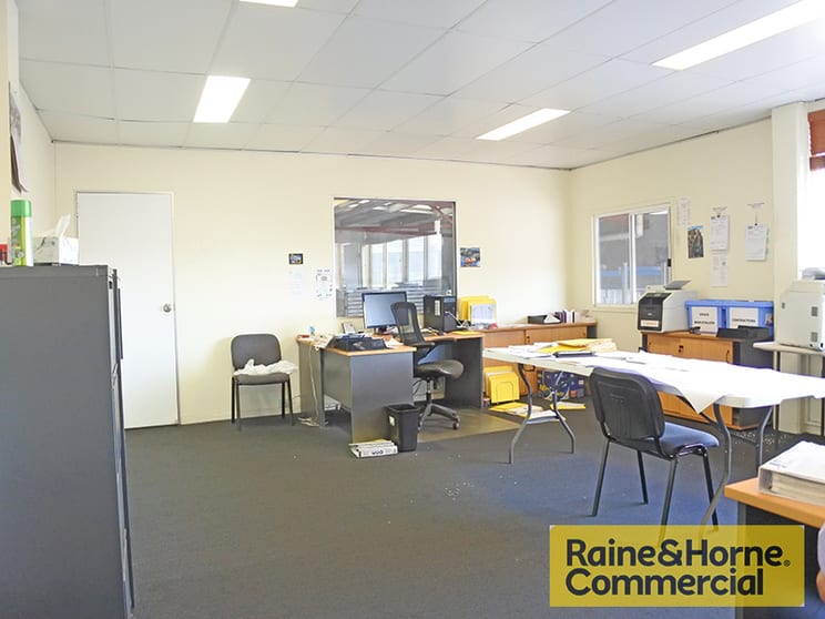 Click to view all images 16 Hutcheson Street Albion QLD 4010 - Image 3