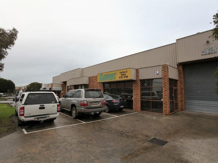 Click to view all images 5/22-24 Rhur Street Dandenong South VIC 3175 - Image 3