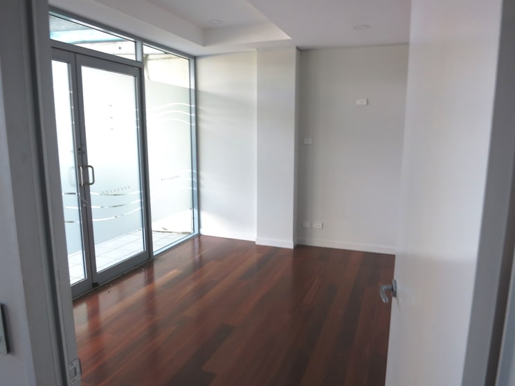 Click to view all images 7/2893 Gold Coast Hwy Surfers Paradise QLD 4217 - Image 2