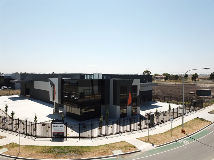 Click to view all images 2 Dexter Drive Epping VIC 3076 - Image 2