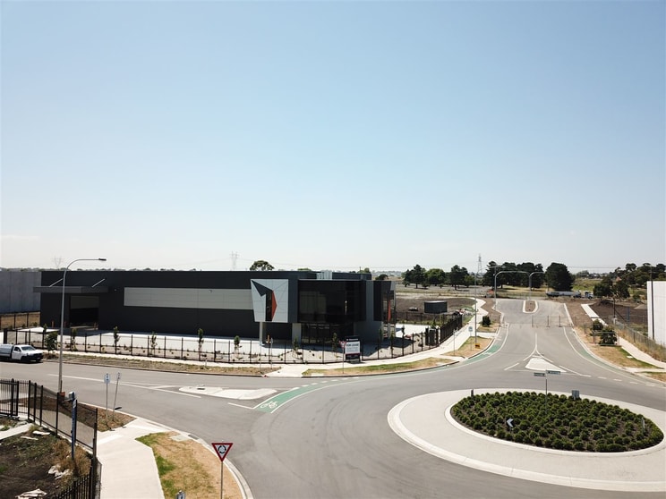 Click to view all images 2 Dexter Drive Epping VIC 3076 - Image 3
