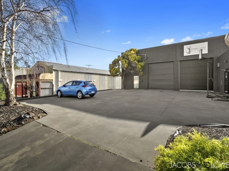 Click to view all images 1/25 Virginia Street Mornington VIC 3931 - Image 1