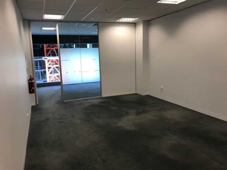Click to view all images 1010/401 Docklands Drive Docklands VIC 3008 - Image 3