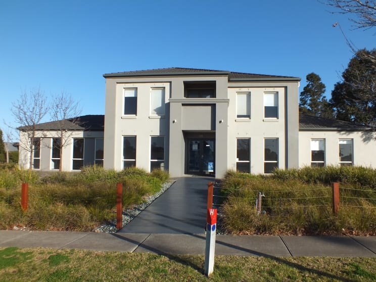 Click to view all images 2 Eppalock Drive Wyndham Vale VIC 3024 - Image 2