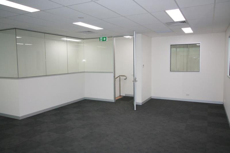 Click to view all images 9 Commercial Drive Pakenham VIC 3810 - Image 3